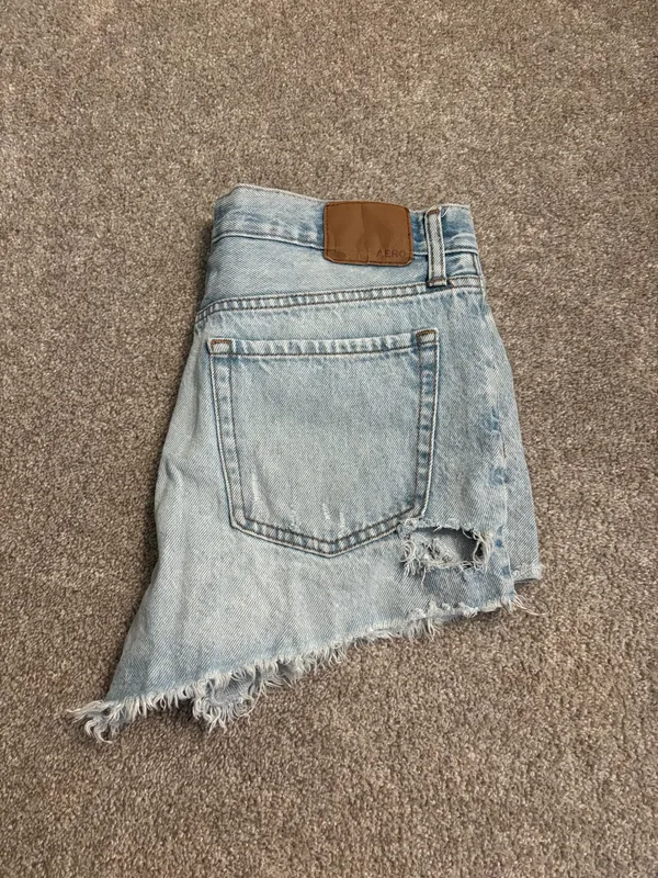 Aeropostale Shorts Denim Distressed - Image 2