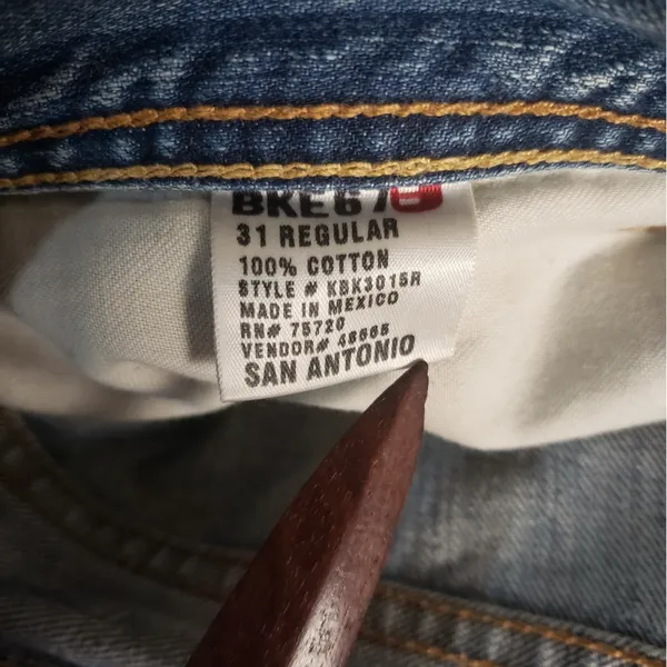 Buckle 67 San Antonio Distressed Jeans Women’s 31‎ - Image 4