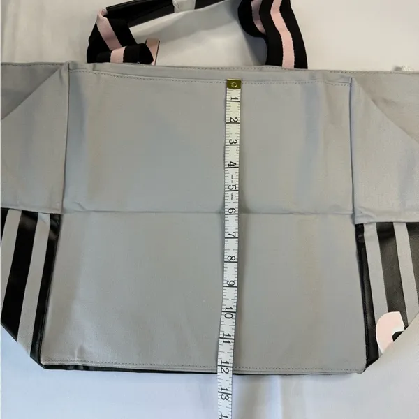 Victoria's‎ Secret Pink and Gray Tote Bag with Chic Design - Image 5