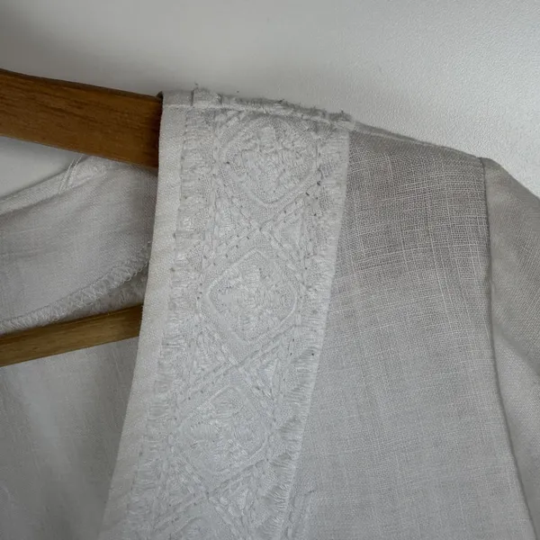 Tommy Bahama White Linen Embroidered V-Neck Tunic Top Medium Coastal Beachy - Image 3