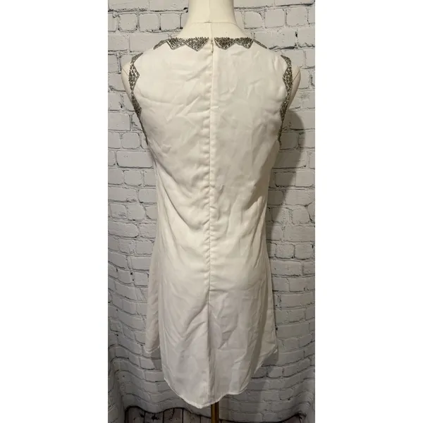 Moon sleeveless white shift dress With Silver Beading Size Small - Image 5