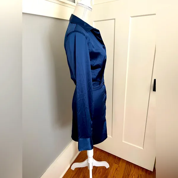 Boutique NWOT Womens Super Sexy Satin Shirt Dress Silky Satiny Dark Navy Size Medium - Image 4