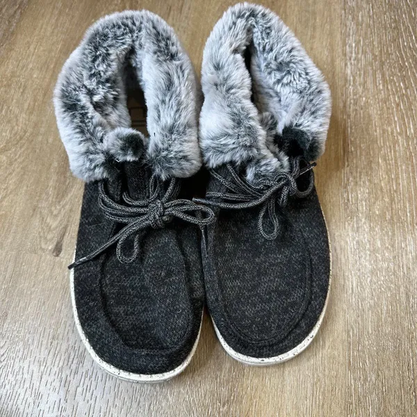 Hey Dude Britt Black Fur Lined Slip On Shoes‎ 8 - Image 4