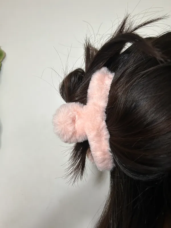 Grey Fluffy Claw Clip Gray - Image 2