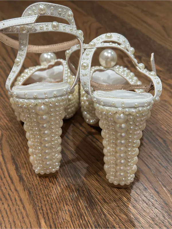 NWOT Open Toe Pearl Platform White Heels Size 6 - Image 5