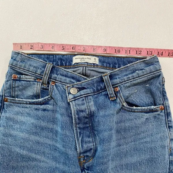 Abercrombie & Fitch 90s High Rise Straight Leg Jeans Size 26 - Image 6