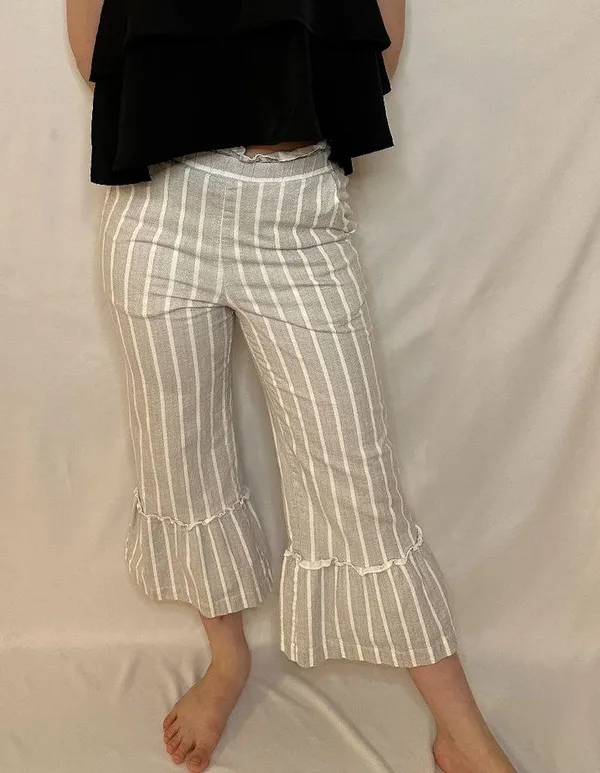 Gray Striped Ruffle Cropped Bell Bottom Linen Pants - XS - Image 2