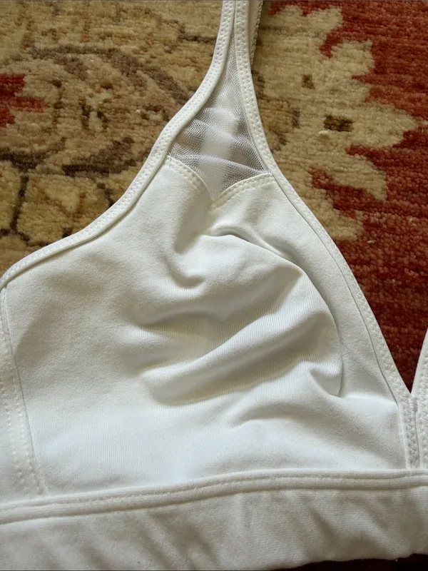 Wireless V-Neck Bralette - White - Image 4