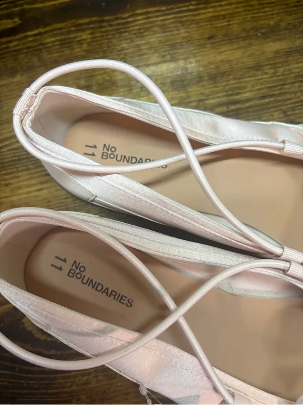 No boundaries pale pink ballet sneakers size 11 - Image 4