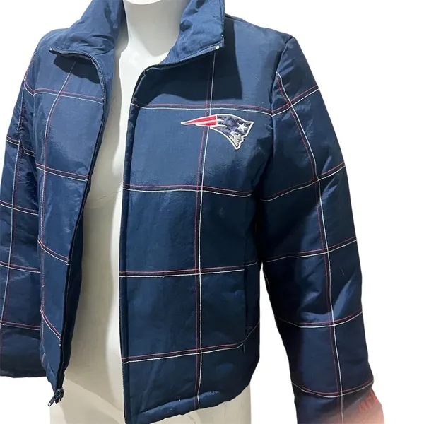New England Patriots Women's Blue Puffer Jacket Standard M NFL Embroidered Logo - Image 2