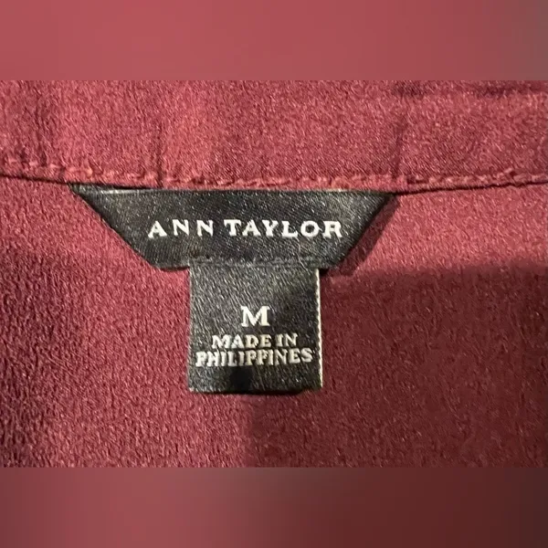 Loft Ann Taylor burgundy shirt with button cuff sleeves size medium - Image 5