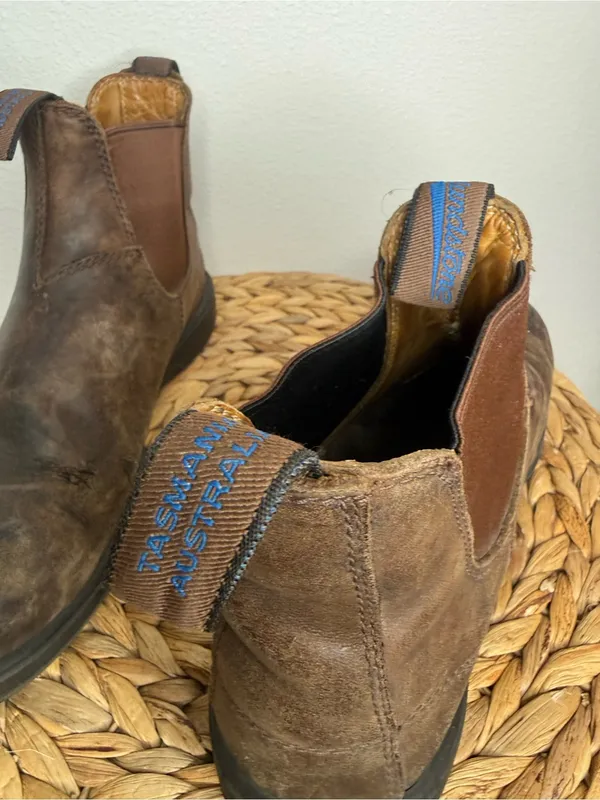 AS IS Blundstone Boot 584 Chelsea Boots Rustic Brown Leather PLAY No Insoles - Image 6