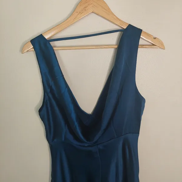 Lulus V-Neck Dress With Cowl Neck Back Size M - Image 6