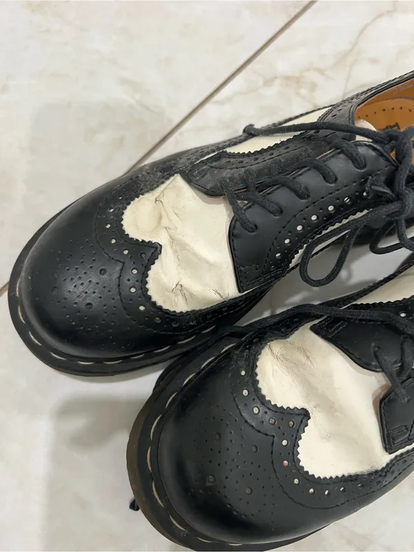Dr. Martens Black 3898 Bex Smooth Leather Brogue Shoes Size 8 US $160 - Image 2