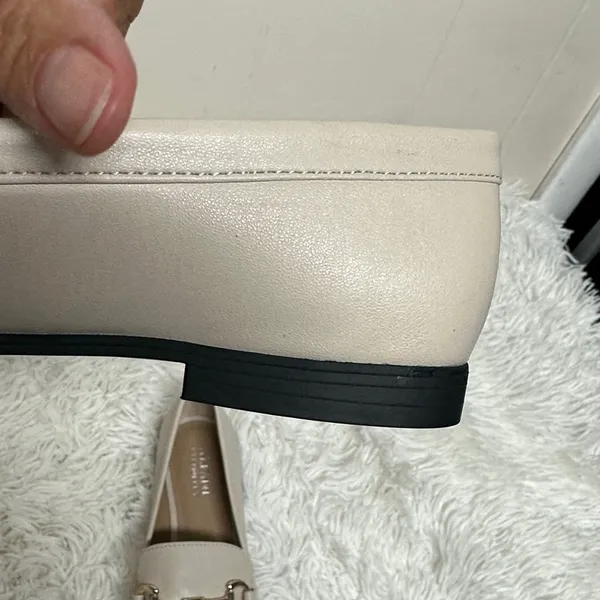 Alfani Women's Cream Loafers with Gold Chain Brand New no box - Image 7