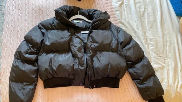 Cropped Black Puffer Jacket Size M - Image 7