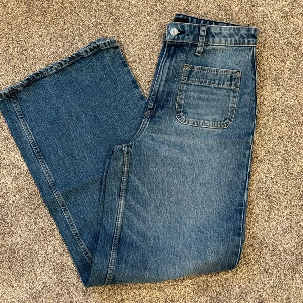 Free Assembly Women's High-Rise Wide-Leg Jeans with Patch Pockets - Image 6