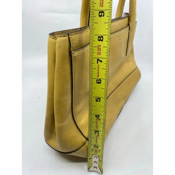 COACH Medium/ Large Leather Gold Shoulder Bag - Image 8