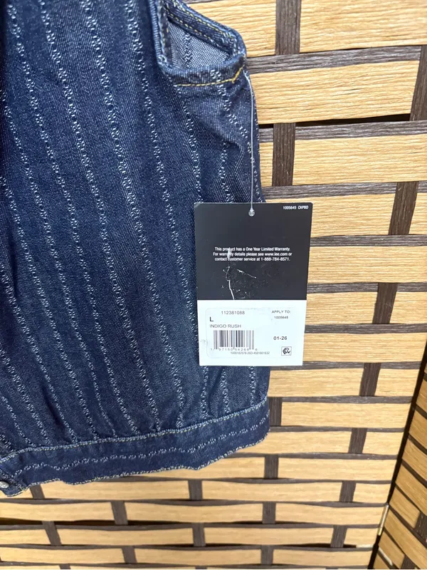 Lee Denim vest size large - Image 5