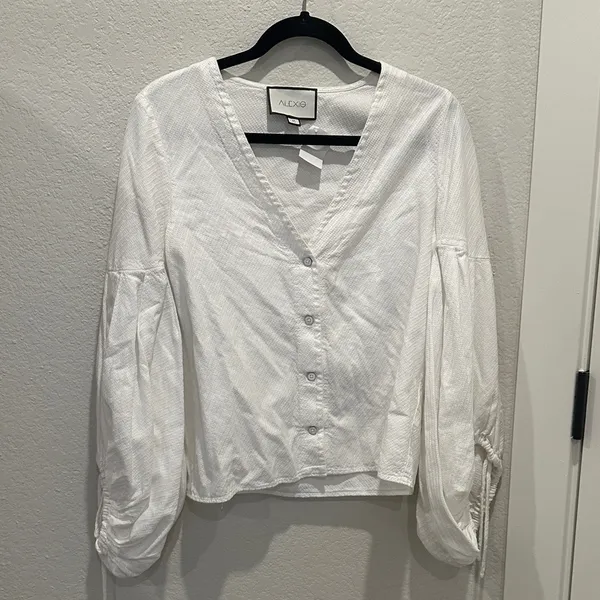 Alexis White Textured Button-Down Blouse – Size‎ M - Image 2