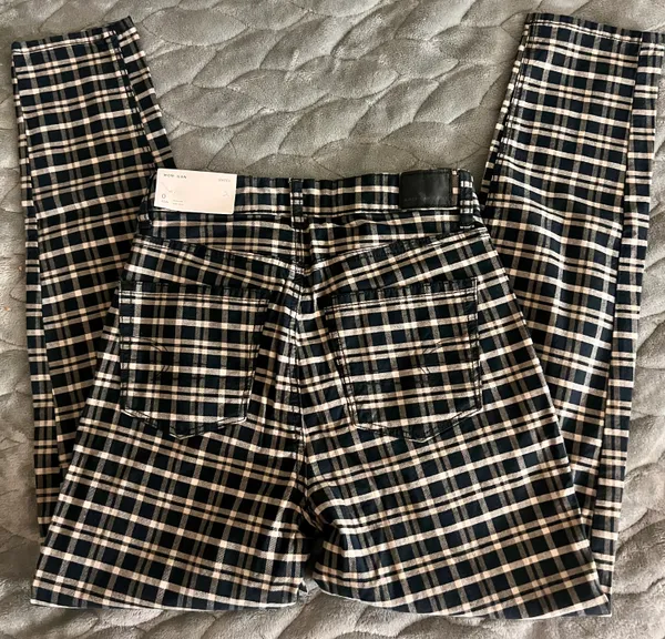 American Eagle Outfitters Mom Jeans - Image 4