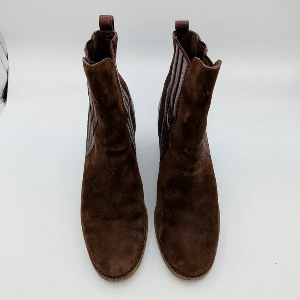 UGG Olivia Chelsea Heeled Boots Women Brown Suede Leather‎ Ankle 8.5 5597 - Image 4