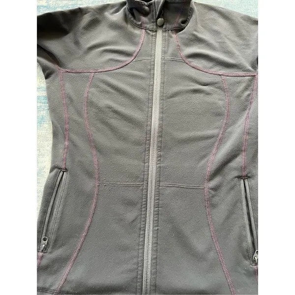 Lululemon Charcoal Gray and Pink Shape Jacket Size 6 - Image 6
