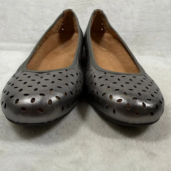 Vionic Robyn Pewter Metallic Perforated Leather Ballet Flats Orthaheel 7M - Image 2