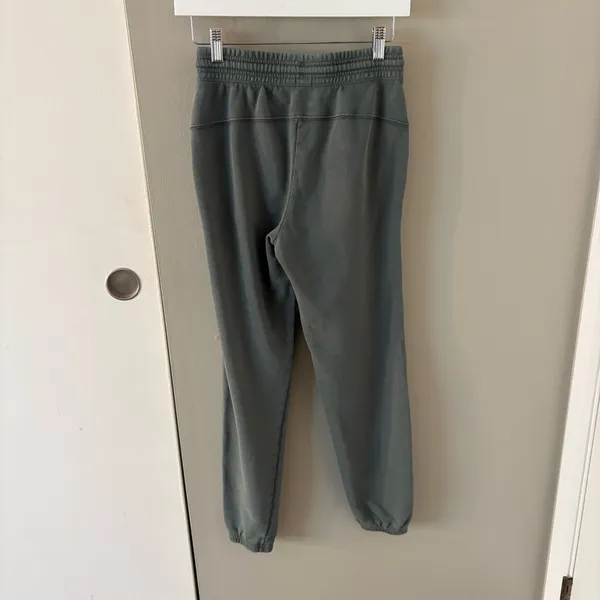 Aerie the Chill Jogger in Khaki Green Fleece Size Women’s XXS - Image 4