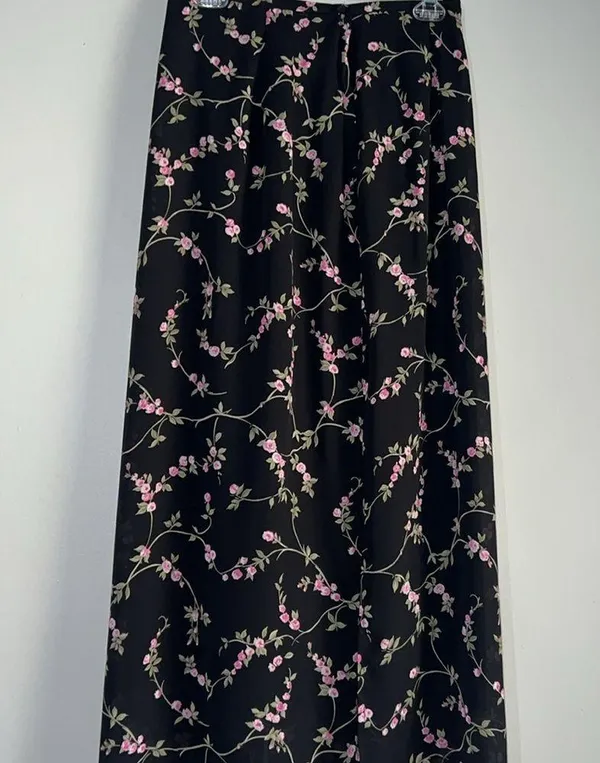 Ship n shore size 10 floral skirt - Image 3