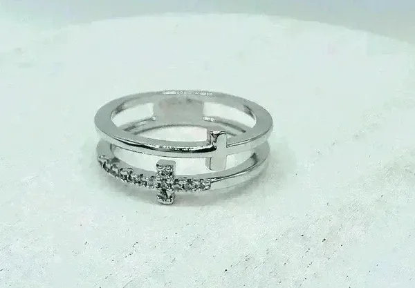 Silver Double Cross Rhinestones Ring Size 6 - Image 3