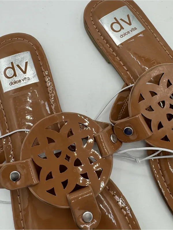 Dolce Vita Gotie Tan Laser-Cut Medallion Thong Sandals with Gold Studs size‎ 6 - Image 2