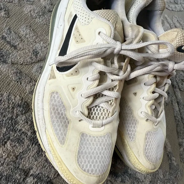 Nike Air Max| Cream and white Sneakers size 6 - Image 4