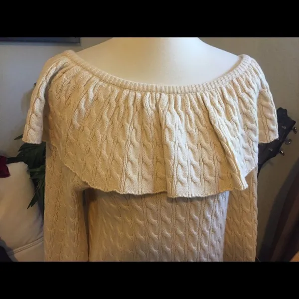 TCEC Off shoulder Super Sexy Sweater S- Brand New - Image 5