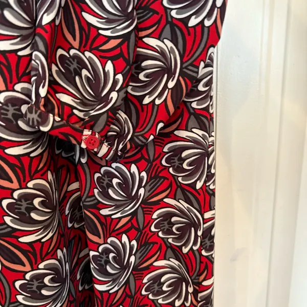 Loft Outlet Red Floral‎ Dress Size Small - Image 5