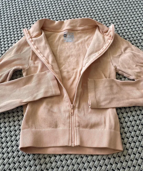 Pretty Little Thing workout Jacket - Image 3