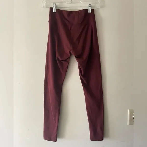 Aerie‎ Offline Burgundy Leggings - Image 2