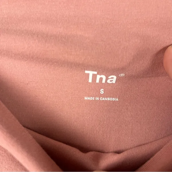 Aritzia TNA pink 7 inch biker shorts size small - Image 2