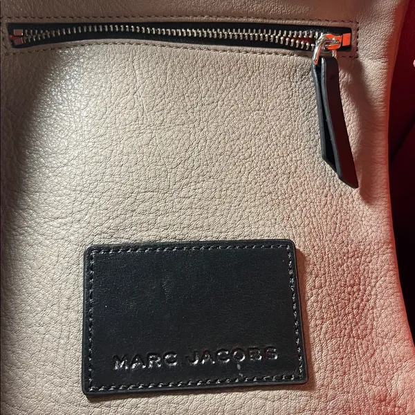 Marc Jacobs Taupe Tote Bag - Image 10