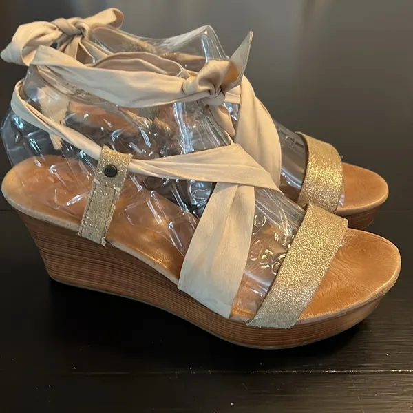 Ugg‎ sandals - Image 4