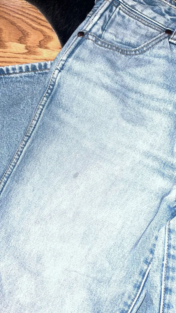 Wrangler Wanderer Light Wash Wide Leg Jeans - Image 3