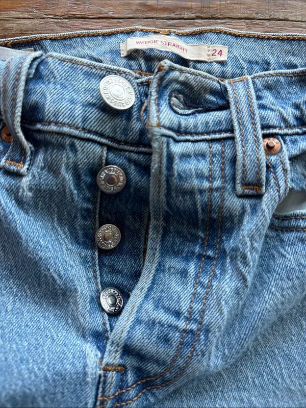 Levis Premium Wedgie Straight Faded Wash Button Fly Jeans 28" Inseam Size 24 - Image 7