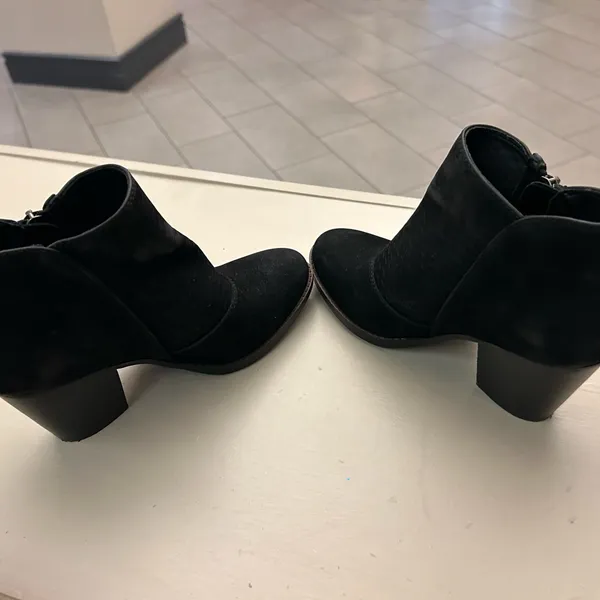 Boots Chic Black Ankle Boots with Zipper Baretraps Posture 7 M suede - Image 7