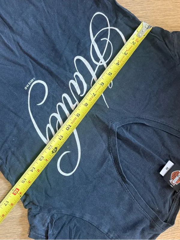 Harley-Davidson Black and White Script Logo V-Neck Shirt: Size Medium - Image 4