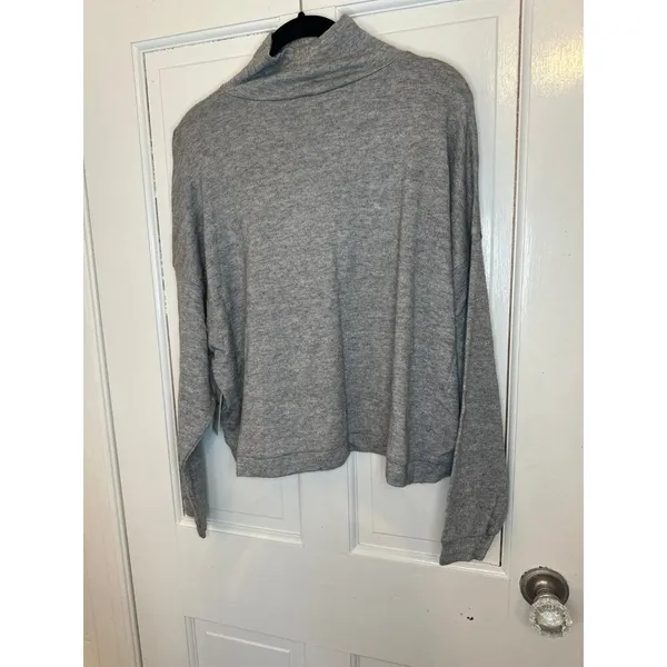 Lucky Brand Grey Turtleneck Sweater with Silver Metallic Stripes size XS NWT‎ - Image 4