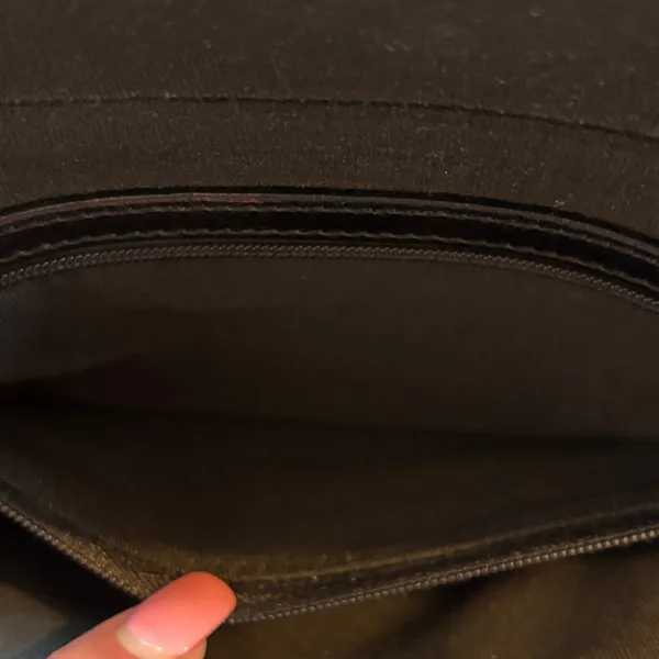 Kenneth Cole New York Sleek Black Leather Shoulder Bag - Image 4