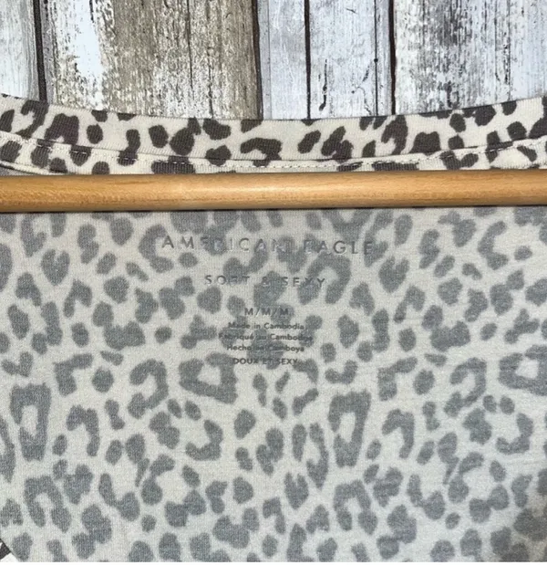 American Eagle Leopard Brown Cream Tee Women’s Medium  - Image 4