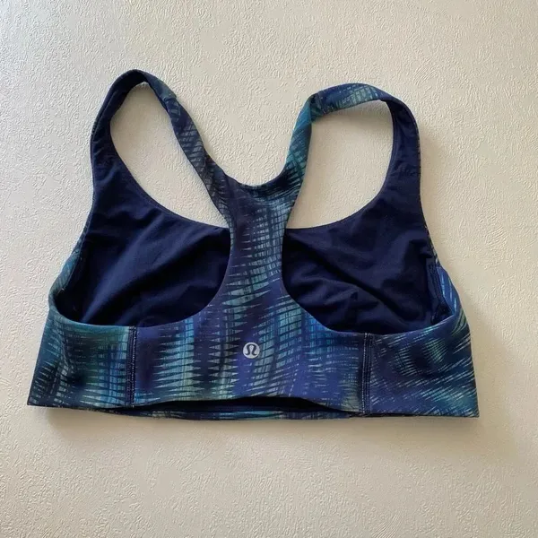 Lululemon Sports Bra Size 8 Blue Teal Abstract Racerback Yoga Athletic - Image 3