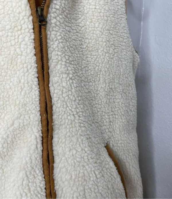Old Navy cream Sherpa zip up vest - Image 7