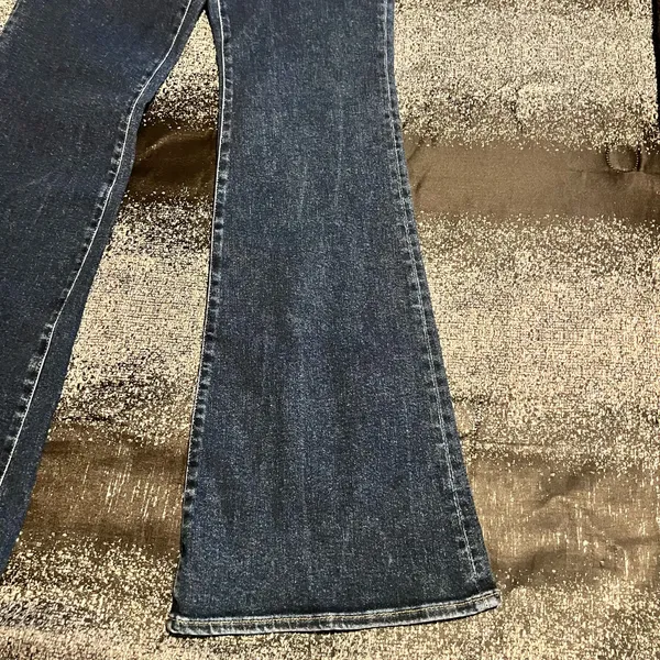 Womens sz8 NWT Express 70's Flare Midrise Hyper Sculpt/Hyper Stretch Jeans - Image 5